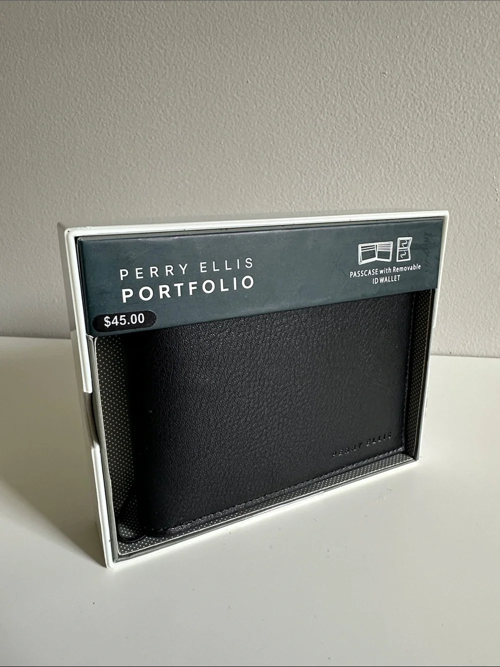 NWT Perry Ellis Portfolio Passcase with Removable ID Wallet Black